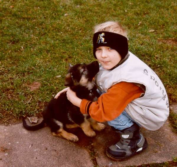 Dasty als Welpe mit Mark.jpg